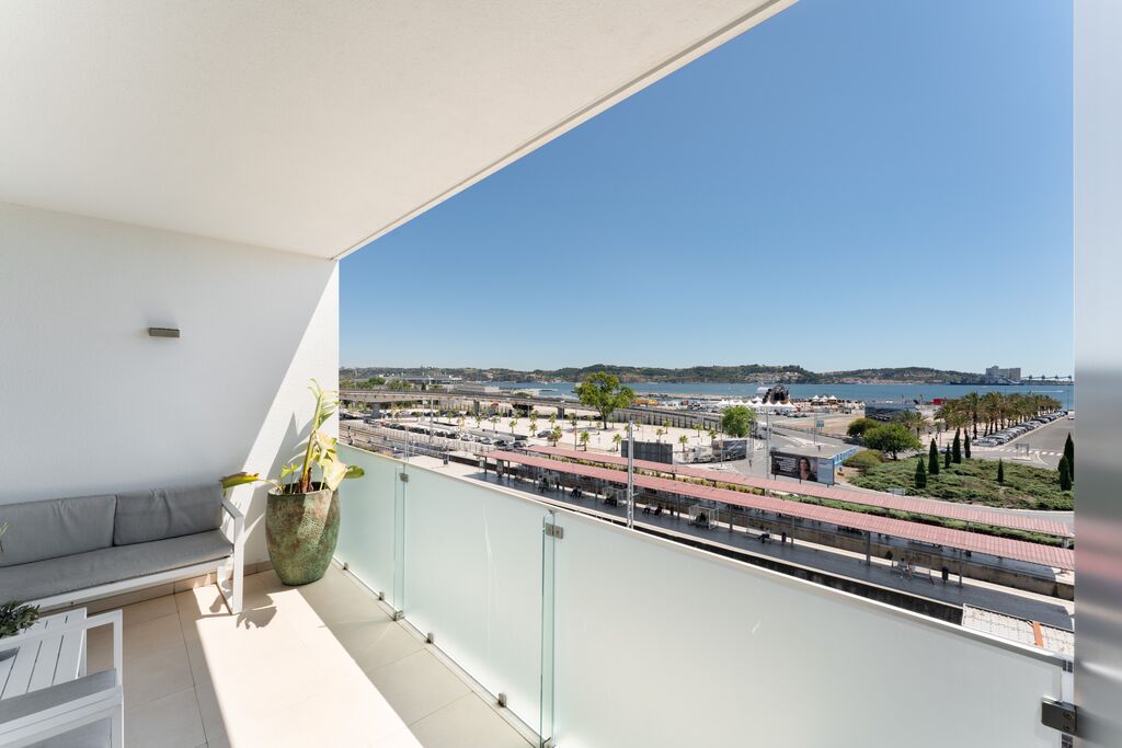 3 Bedroom Apartment with swimming pool, Algés, Oeiras