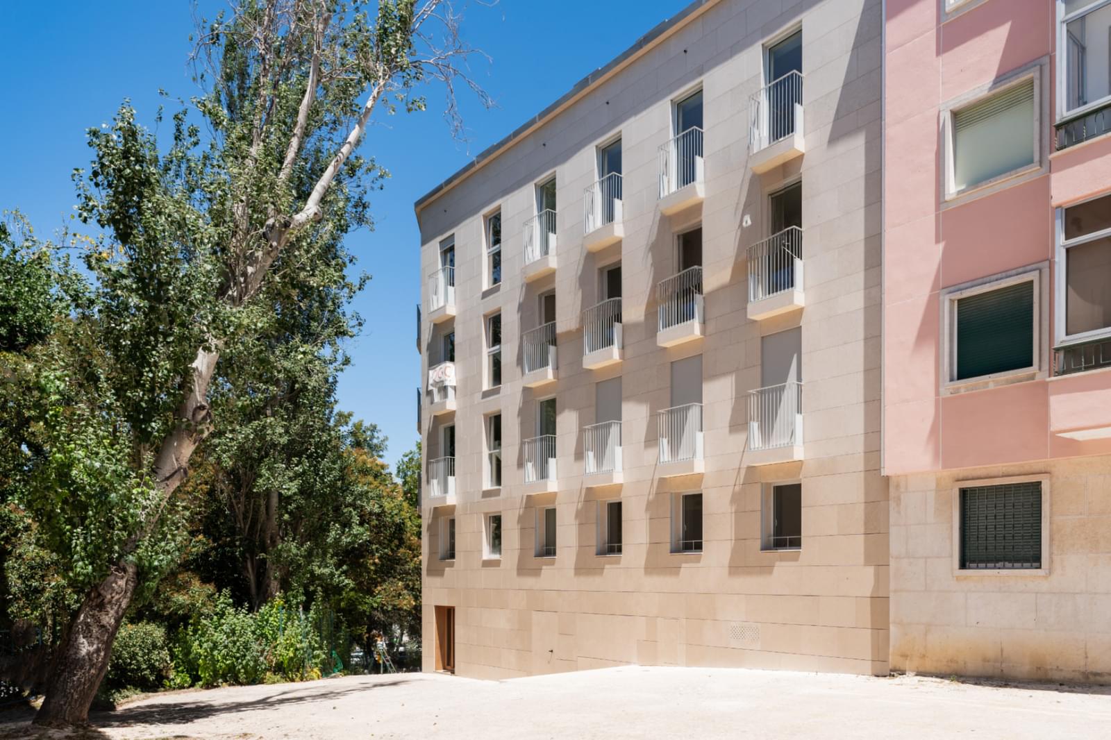 2 Bedroom Apartment/Flat's Image 37