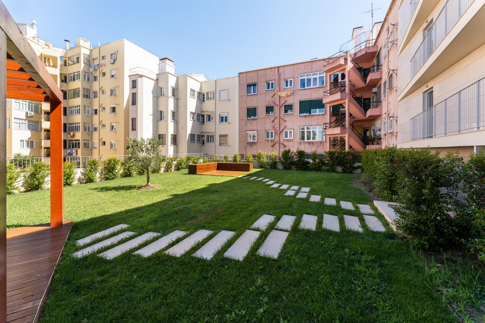 2 Bedroom Apartment/Flat's Image 32