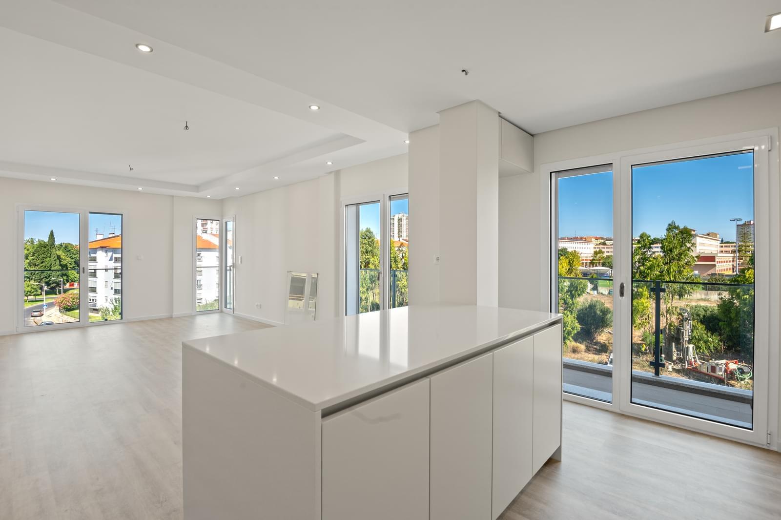 Apartamento T2 com estacionamento, Parede, Cascais - Imagem 3