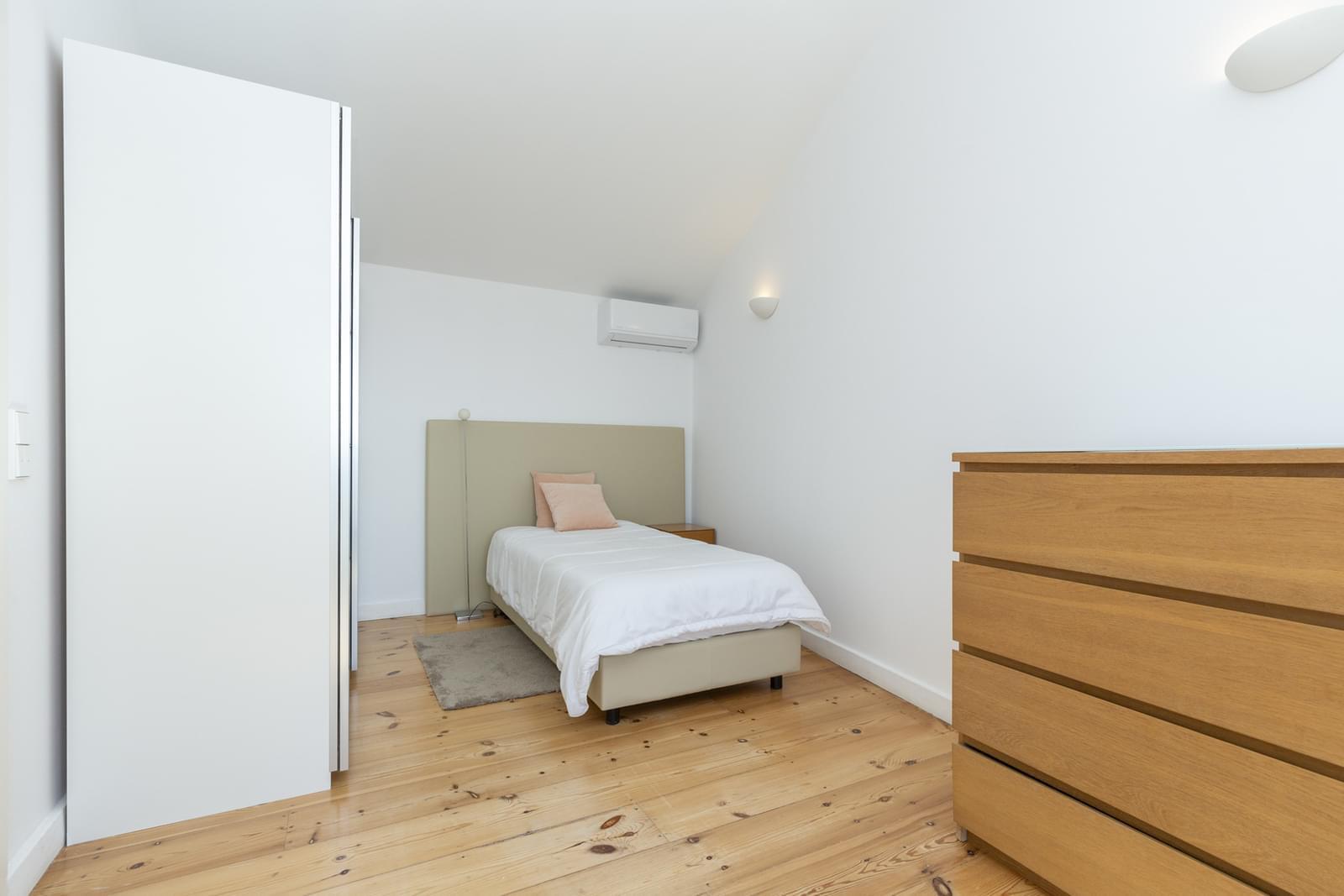 Moradia T3 + 1 com piscina, Biscaia, Cascais - Imagem 38