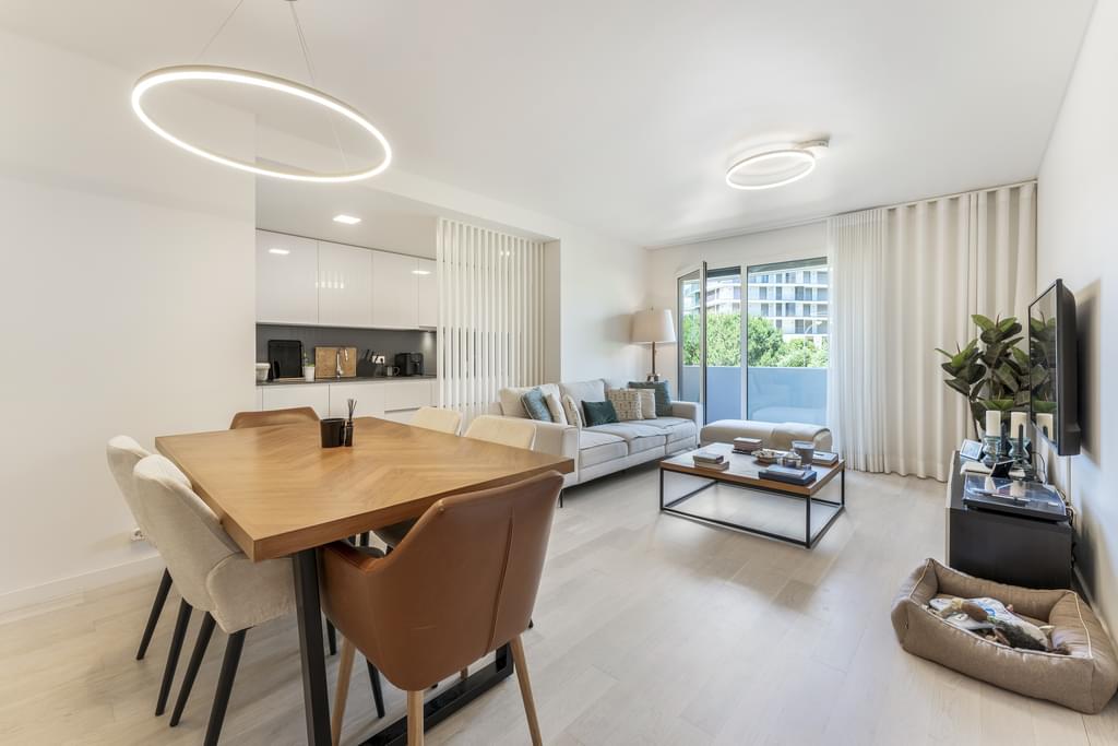 2 Bedroom Apartment with parking, Miraflores, Oeiras 2774878553