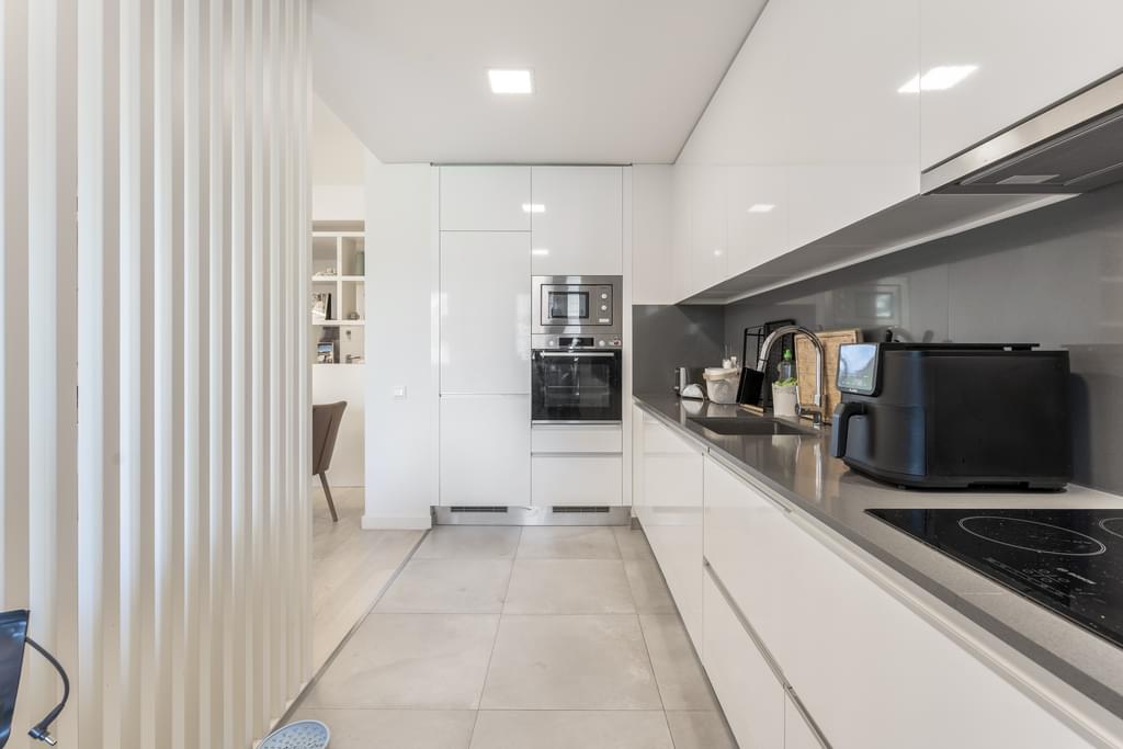 2 Bedroom Apartment with parking, Miraflores, Oeiras 2774878553