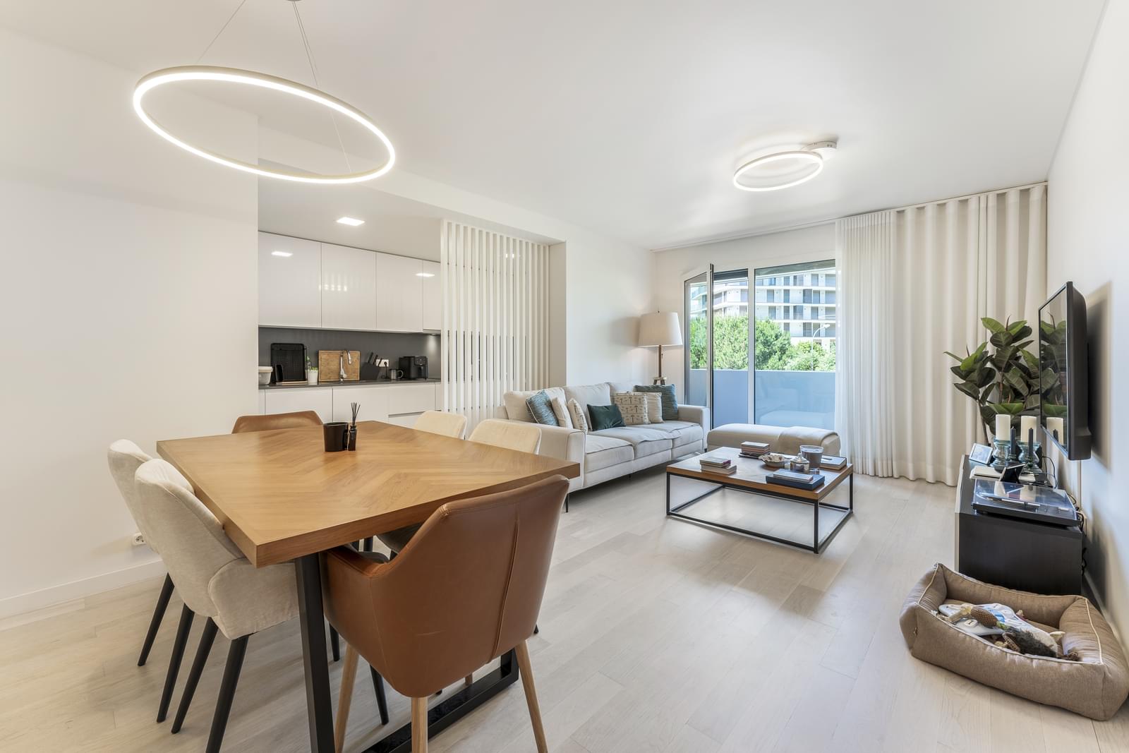 Apartamento T2 com estacionamento, Miraflores, Oeiras - Imagem 1