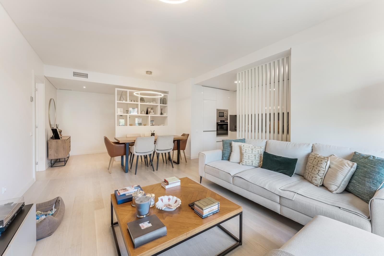 Apartamento T2 com estacionamento, Miraflores, Oeiras - Imagem 2