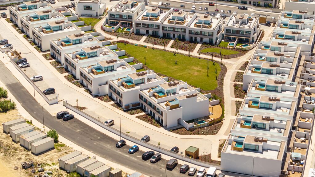 2 Bedroom Apartment with swimming pool, Porto Covo, Sines
