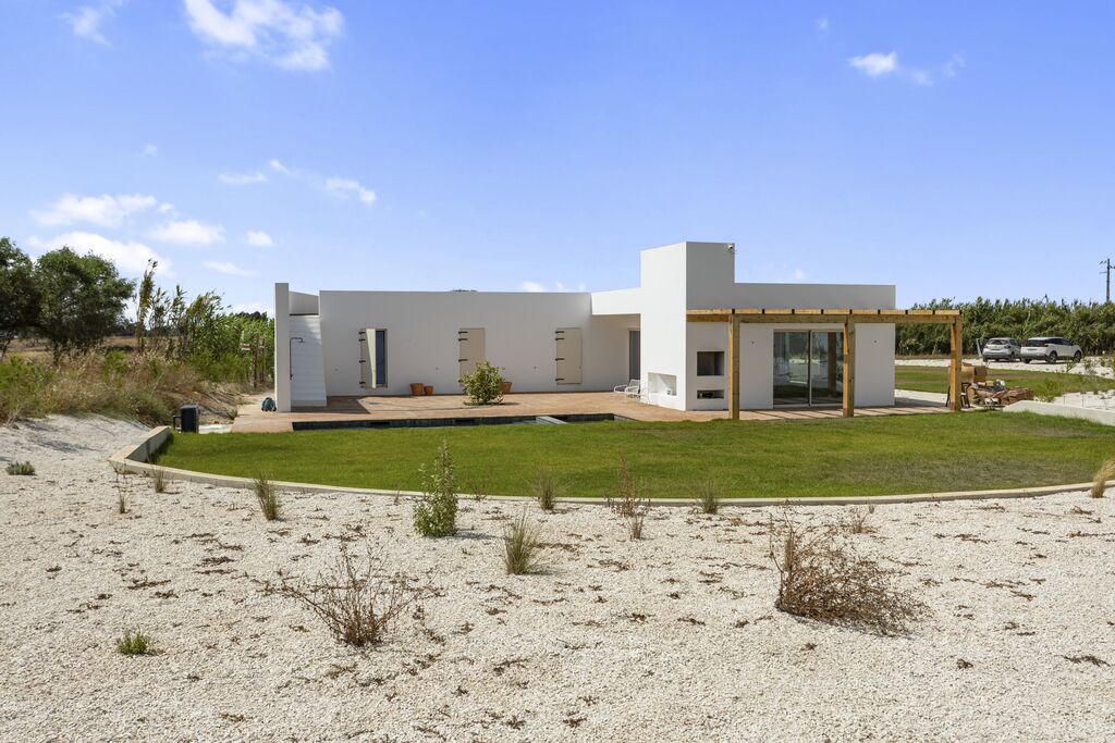 4 Bedroom Detached house with swimming pool, Porto Covo, Sines
