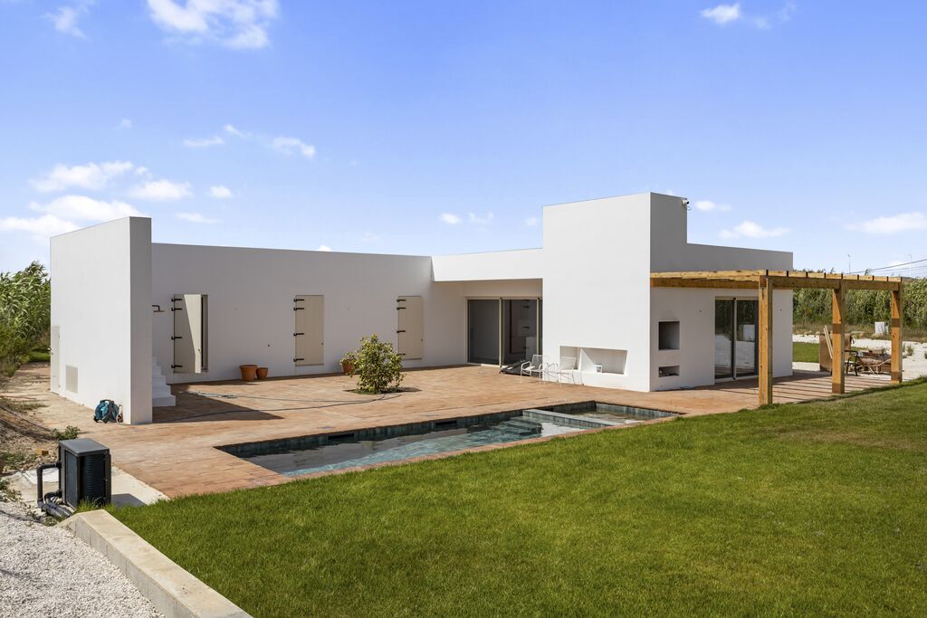 4 Bedroom Detached house with swimming pool, Porto Covo, Sines