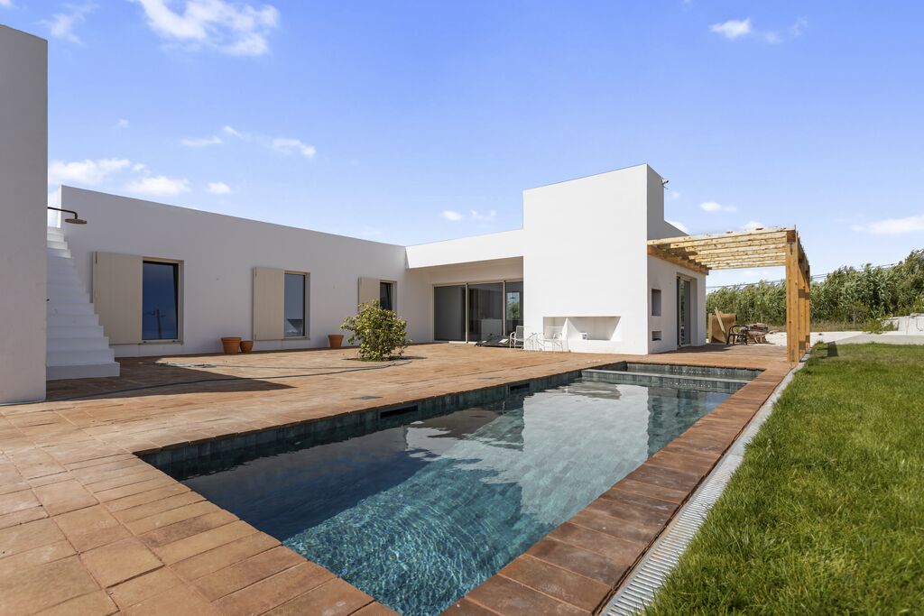 4 Bedroom Detached house with swimming pool, Porto Covo, Sines