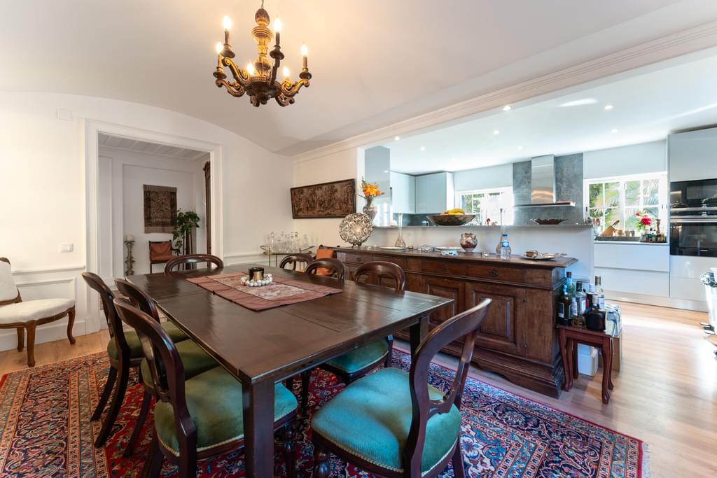 6 Bedroom Apartment with a terrace, Estoril, Cascais 1821925378