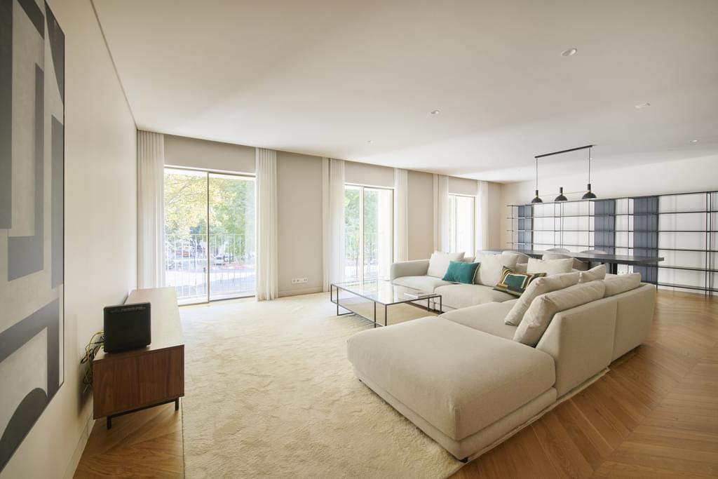 2 Bedroom Apartment with parking, Avenida da Liberdade, Lisboa 1404240410