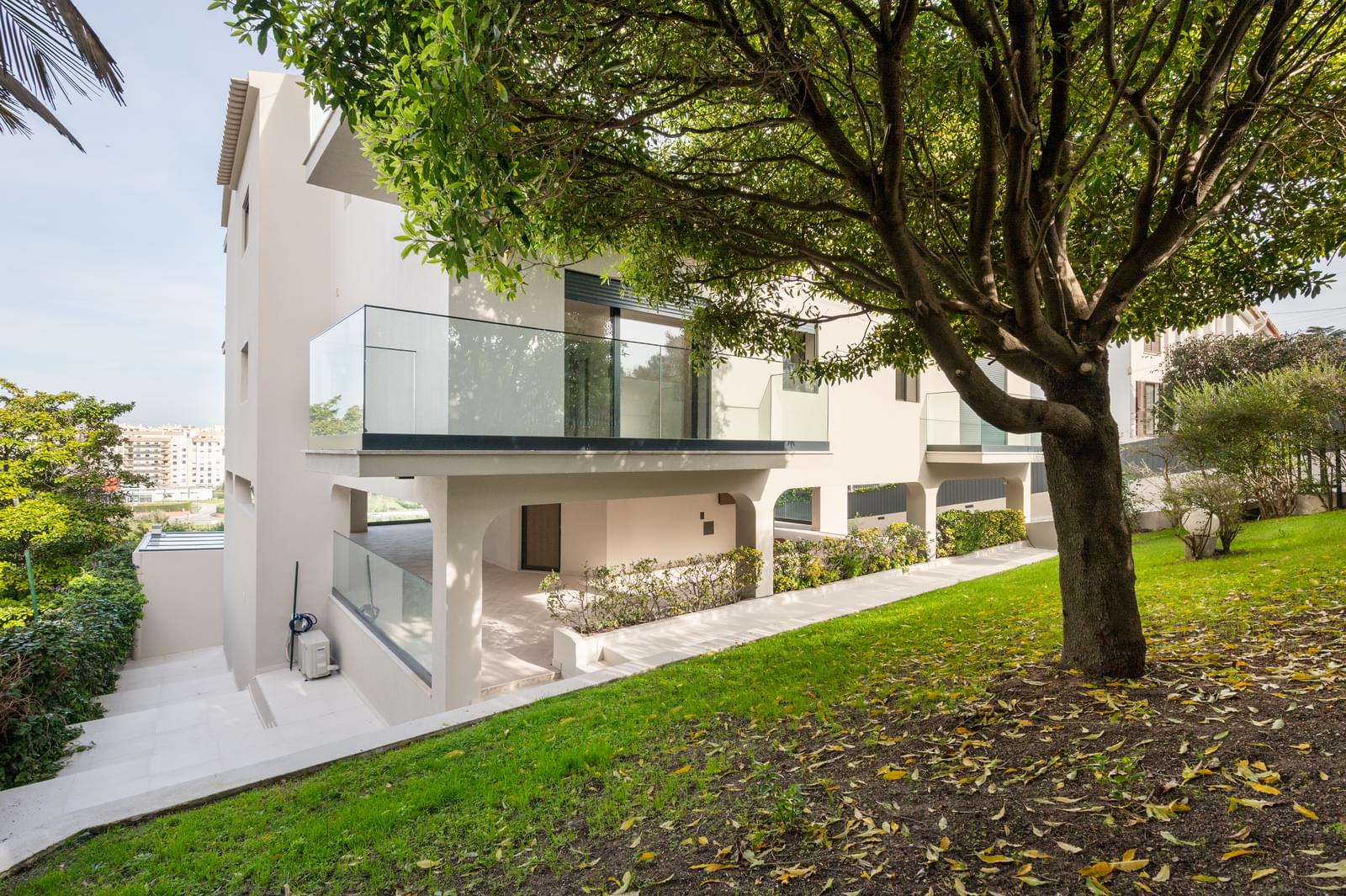 7 Bedroom Villa/Townhouse's Image 3