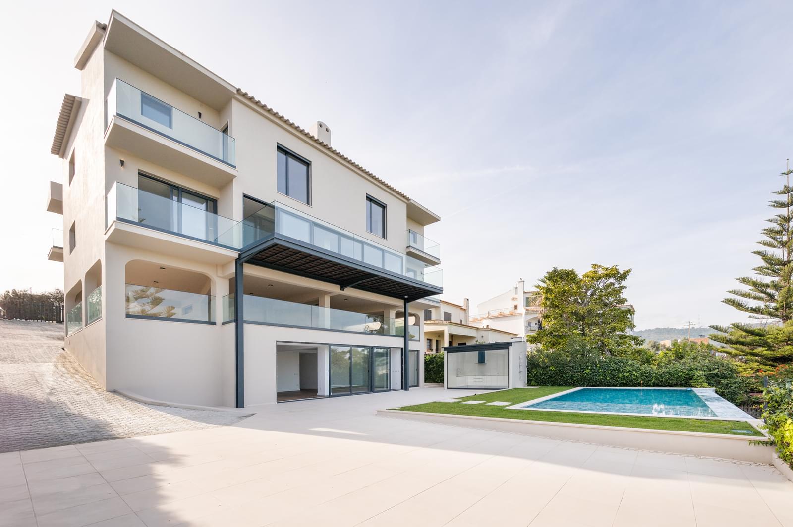 7 Bedroom Villa/Townhouse's Image 15