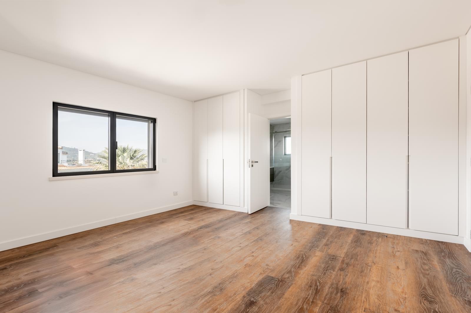 7 Bedroom Villa/Townhouse's Image 25