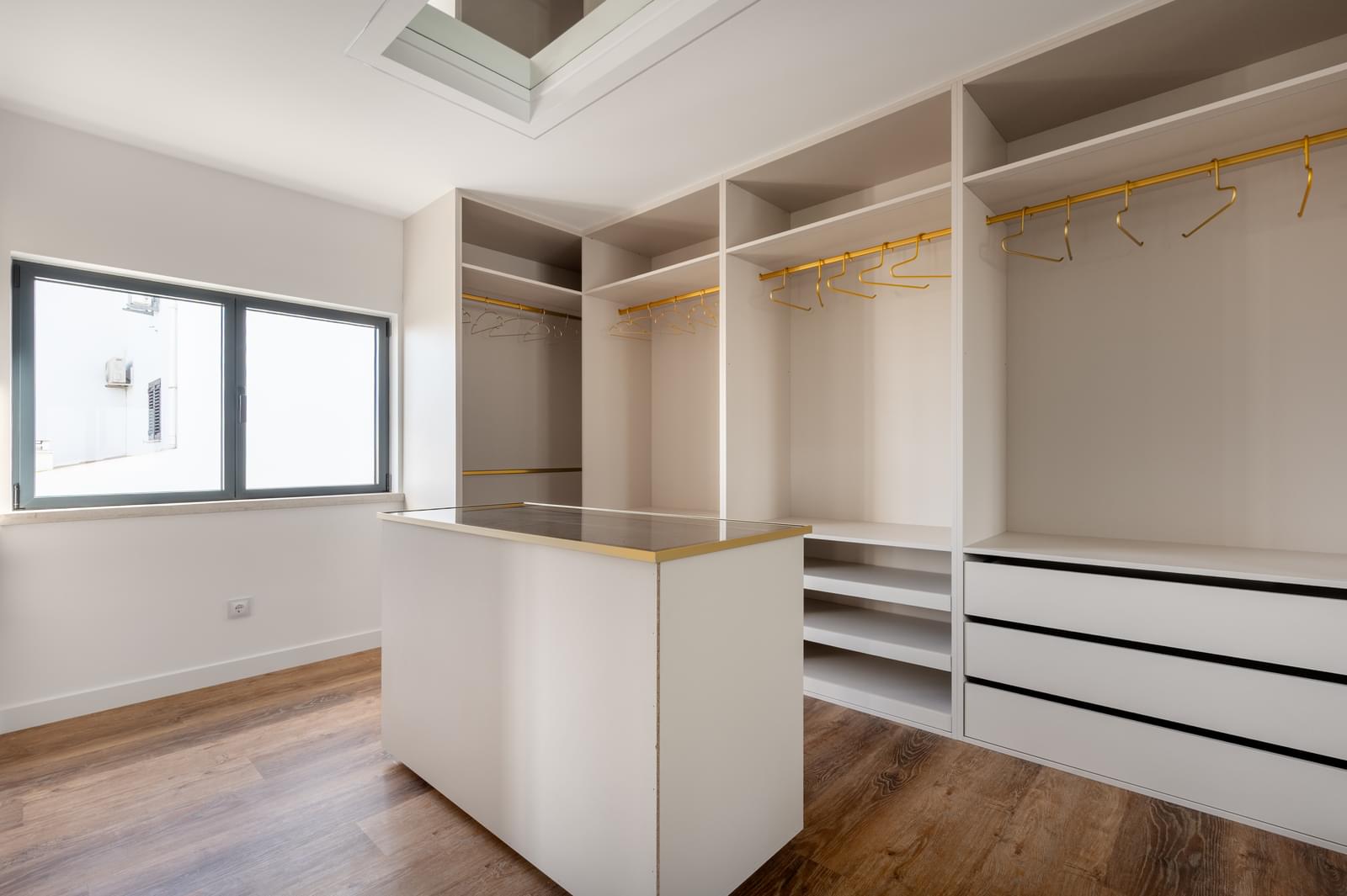 7 Bedroom Villa/Townhouse's Image 35