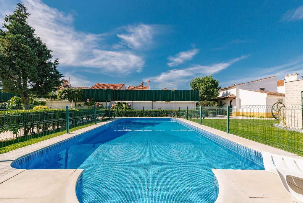 9 Bedroom Detached house with swimming pool, Santo Estevão, Benavente 2211810049