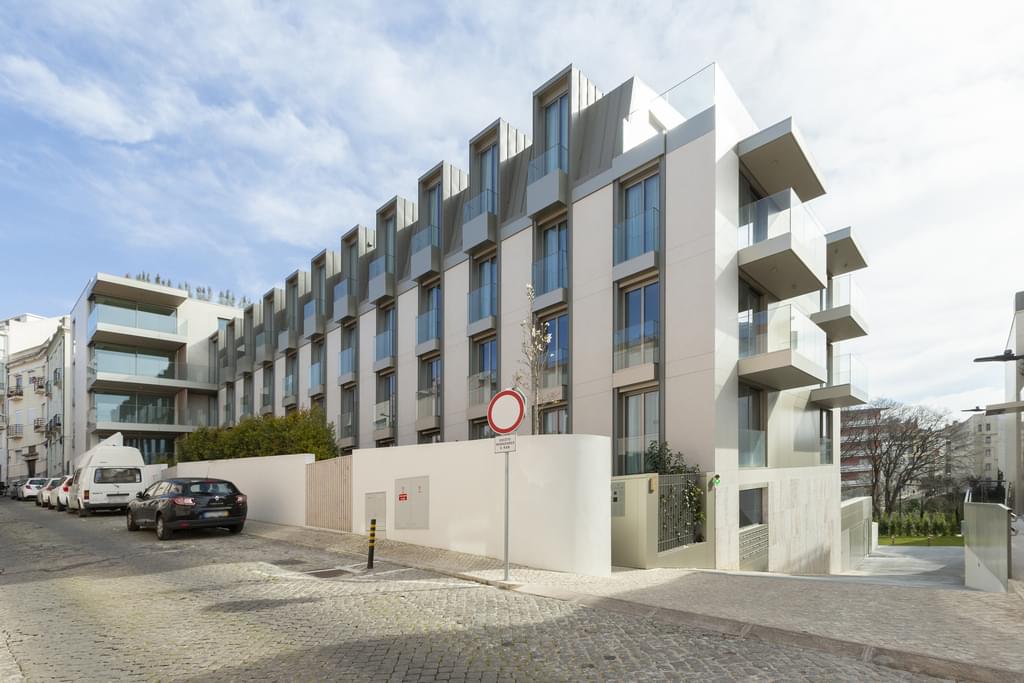 4 Bedroom Triplex with swimming pool, Estrela, Lisboa 325453044