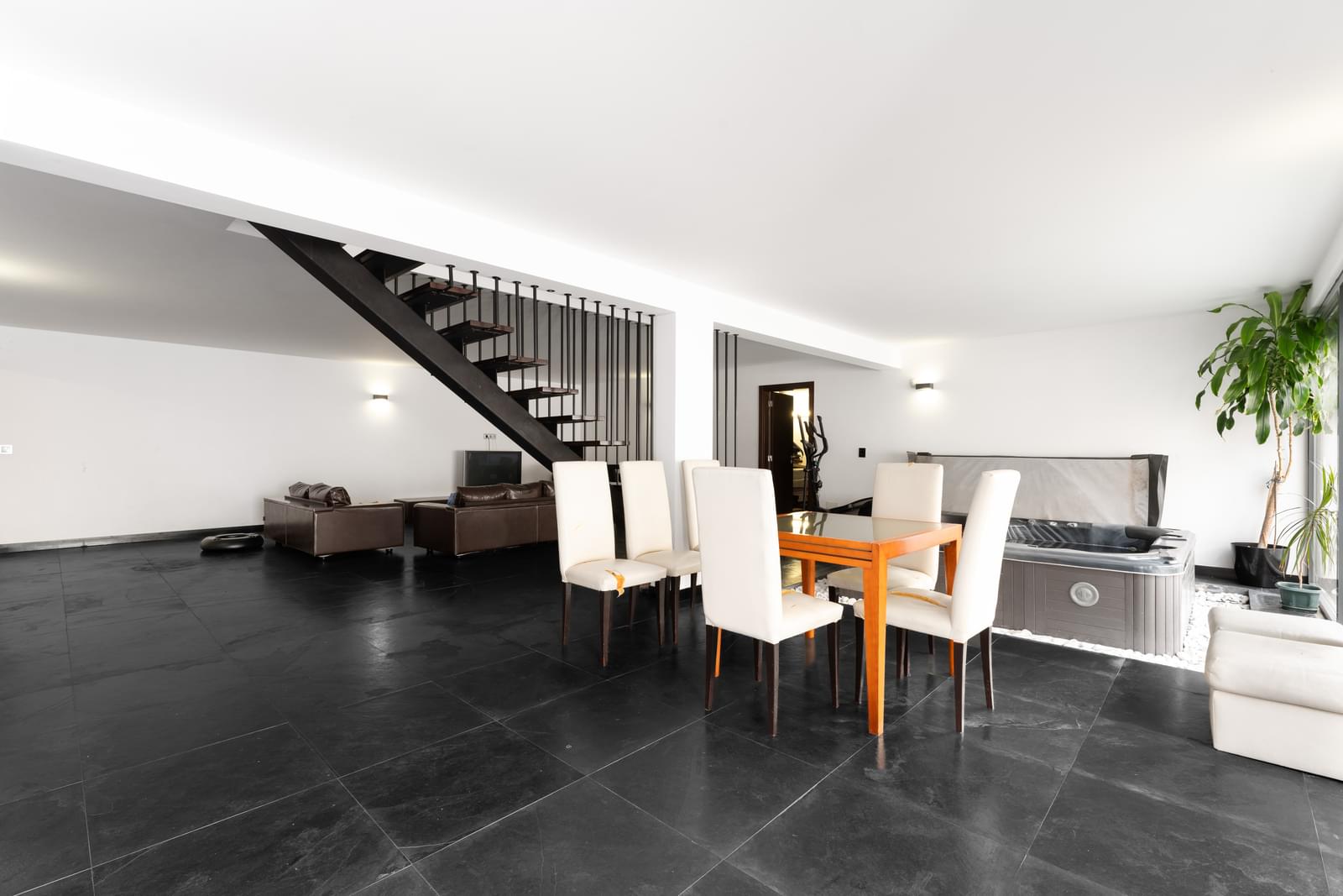 4 Bedroom Villa/Townhouse's Image 21