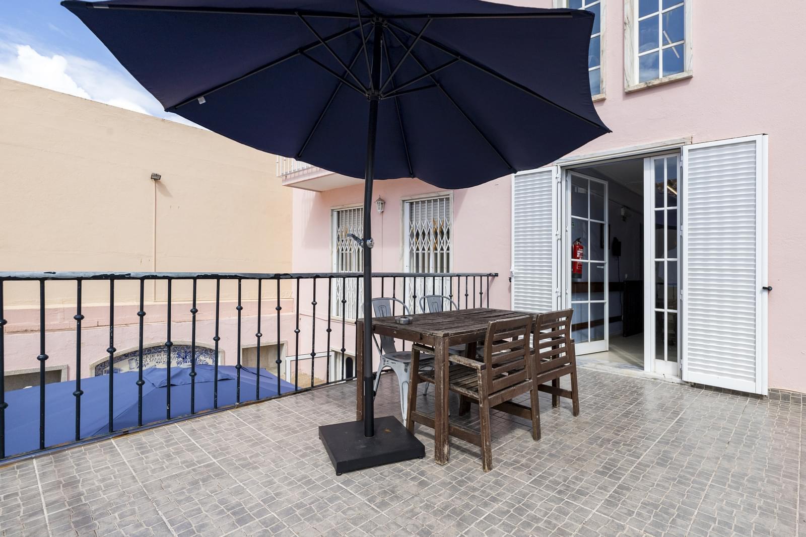 10-bed townhouse, Lisboa