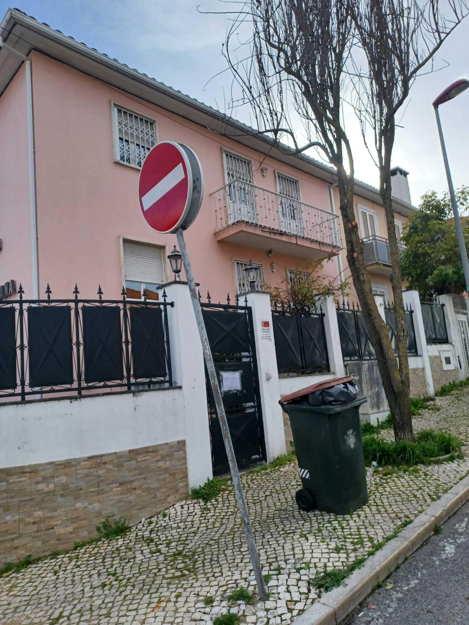 Moradia T10 com jardim, Benfica, Lisboa - Imagem 32