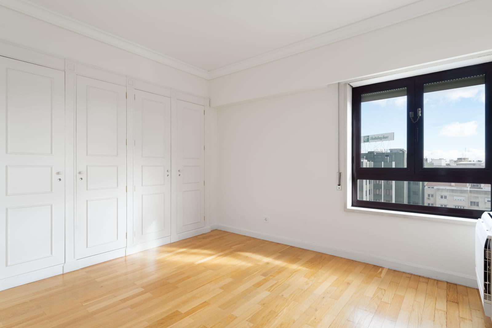 Apartamento T4 com vista, Campo Pequeno, Lisboa - Imagem 8
