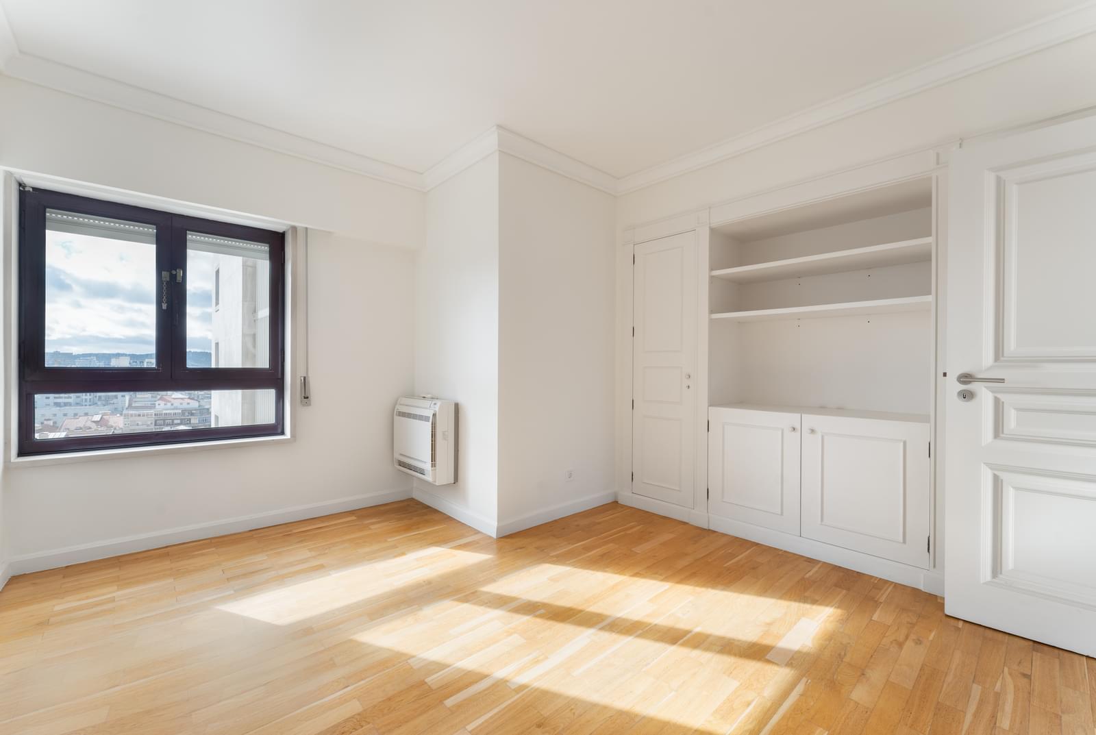 Apartamento T4 com vista, Campo Pequeno, Lisboa - Imagem 14