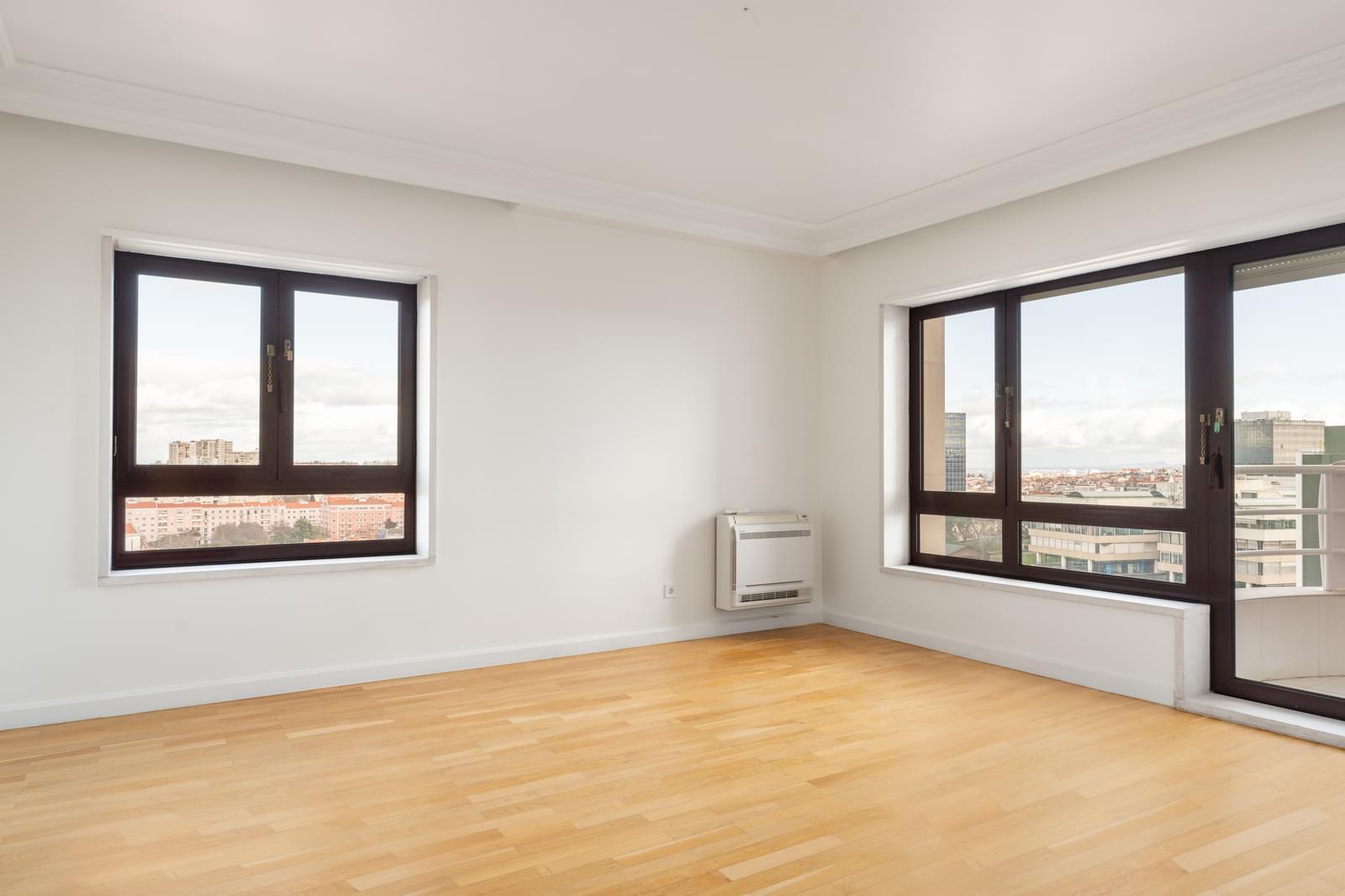 Apartamento T4 com vista, Campo Pequeno, Lisboa - Imagem 17