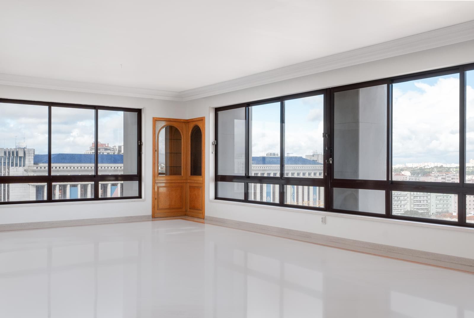 Apartamento T4 com vista, Campo Pequeno, Lisboa - Imagem 5