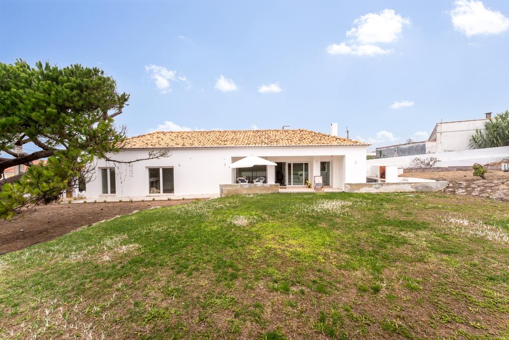 3 Bedroom Detached house with garden, Azenhas do Mar, Sintra 1812432431