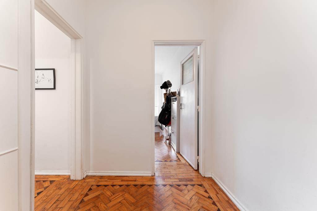 2 Bedroom Apartment with balcony, Lisboa 2727829951