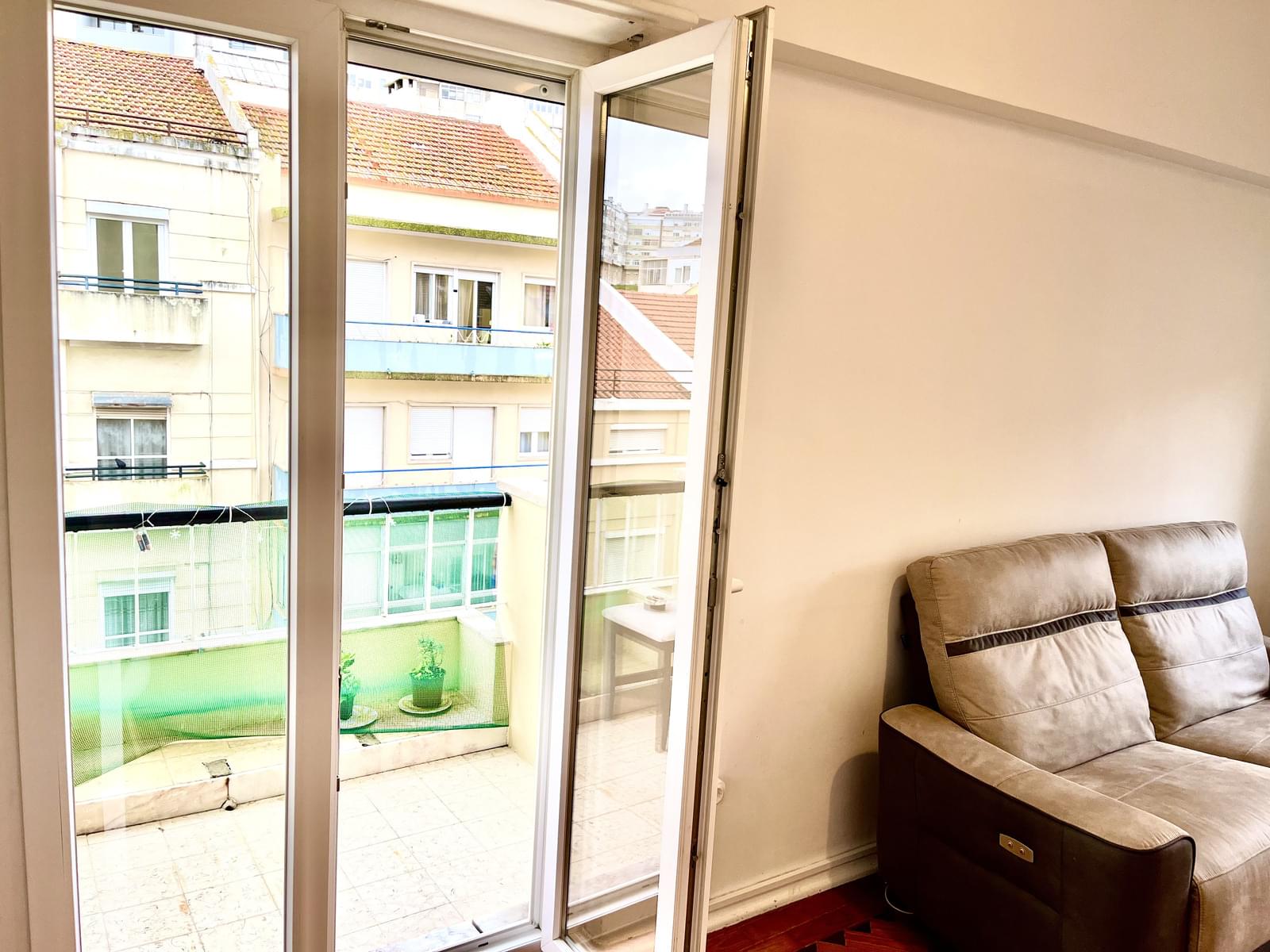 Apartamento T2 com varanda, Lisboa - Imagem 7