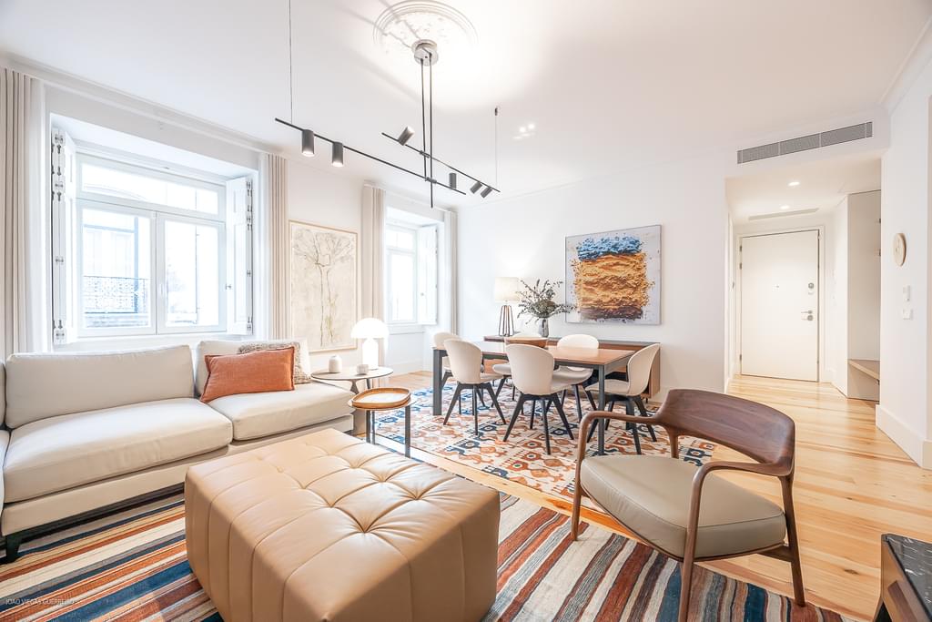 2 Bedroom Apartment with parking, Chiado, Lisboa 3337176828