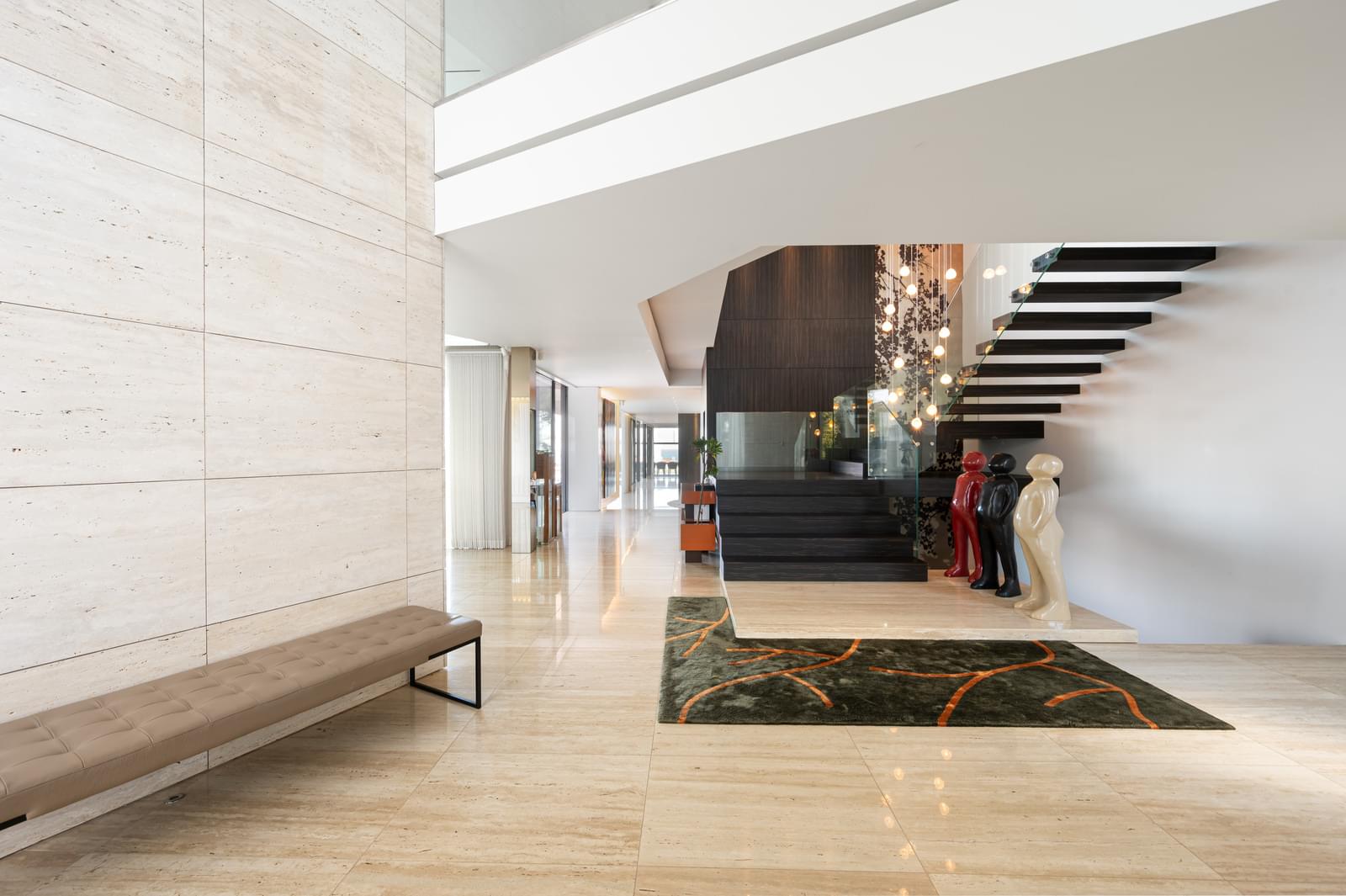 6 Bedroom Villa/Townhouse's Image 6