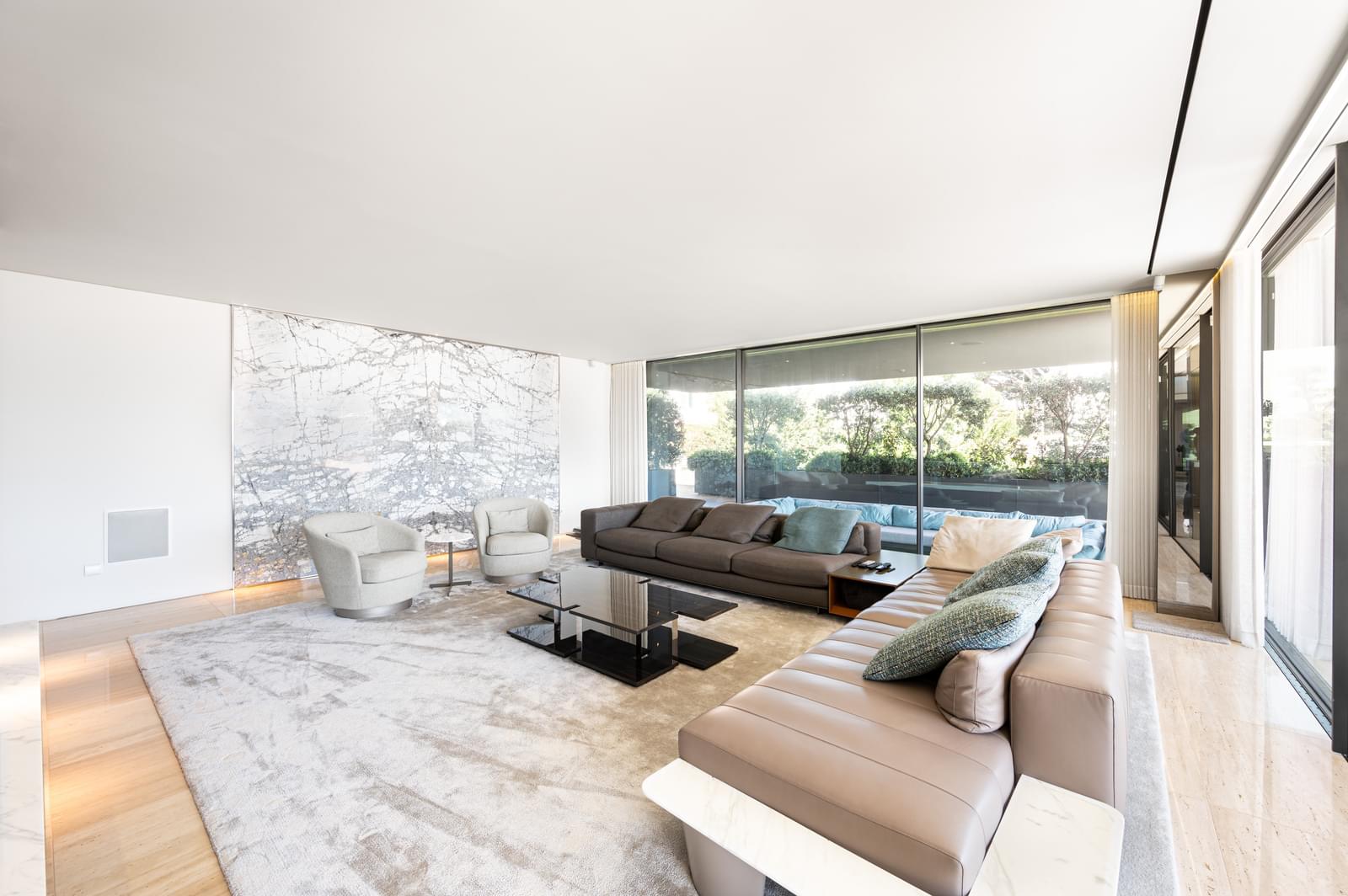6 Bedroom Villa/Townhouse's Image 3