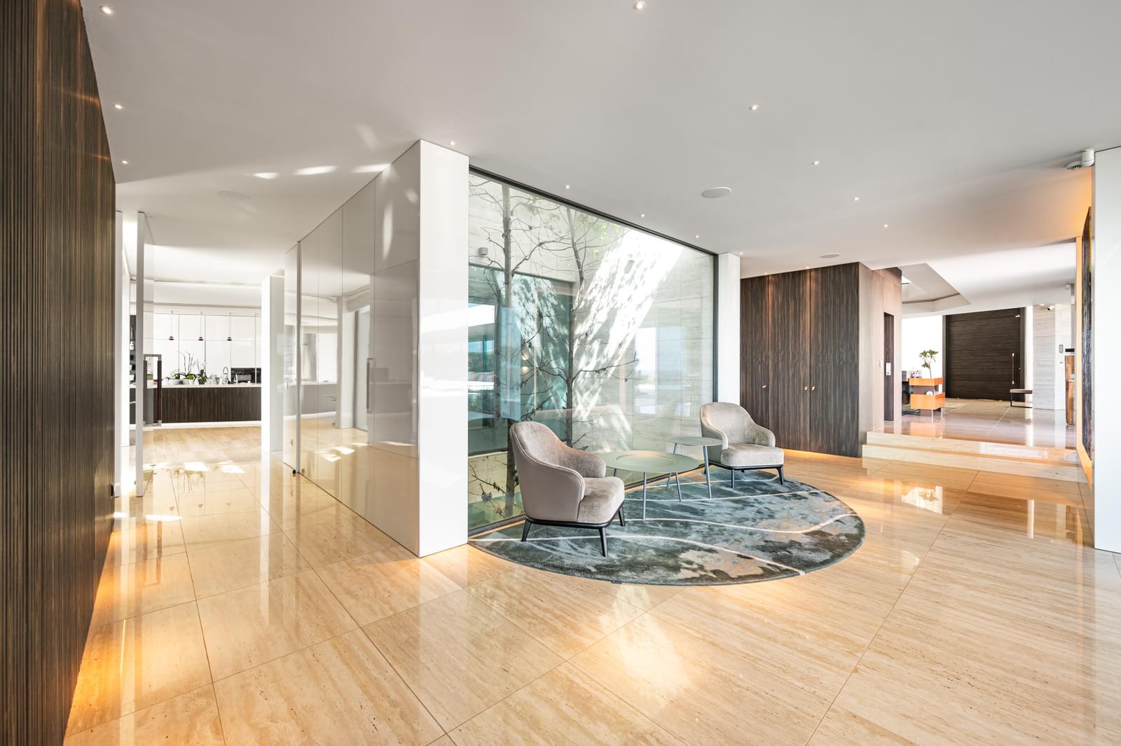 6 Bedroom Villa/Townhouse's Image 9
