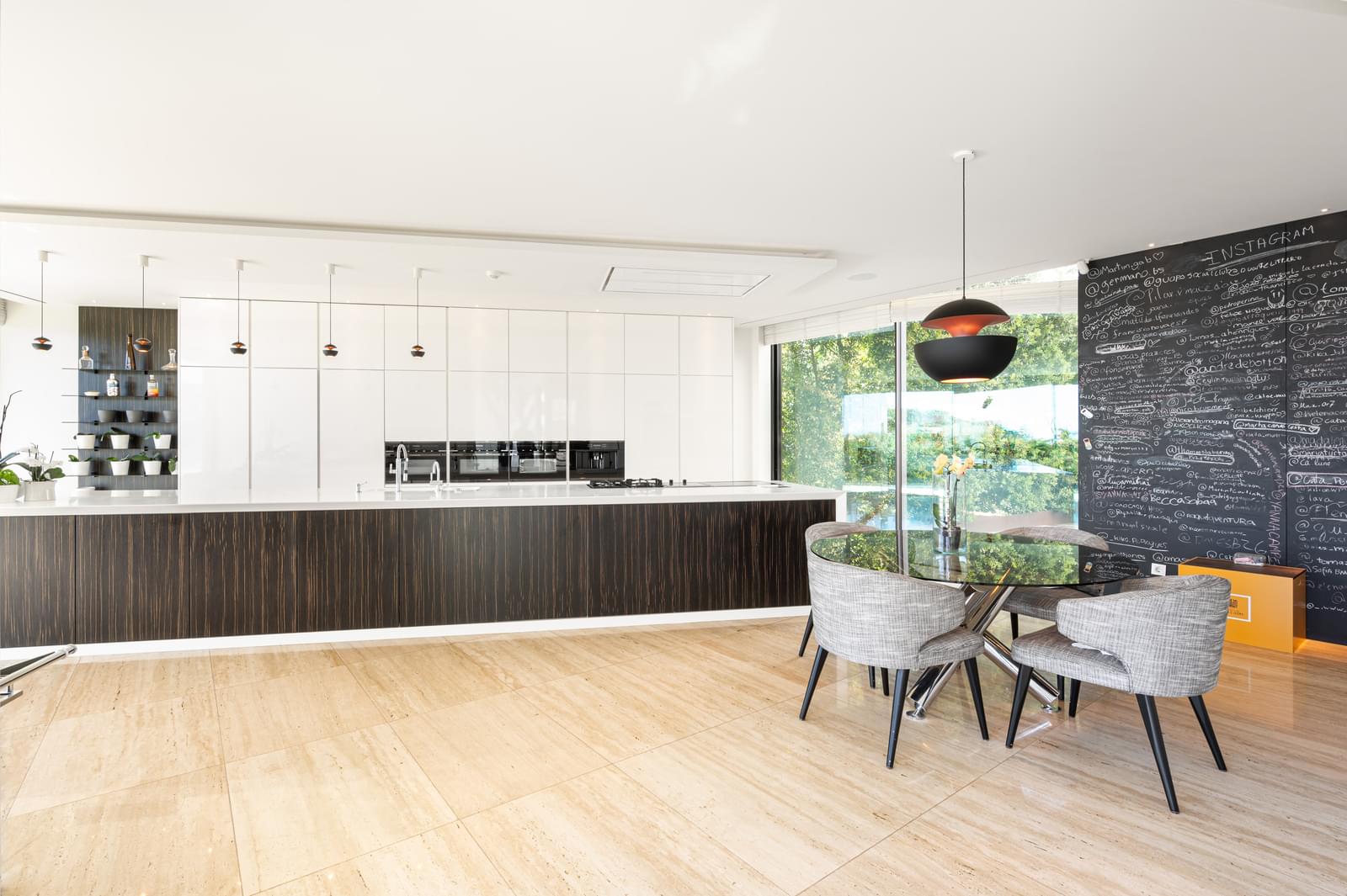 6 Bedroom Villa/Townhouse's Image 14