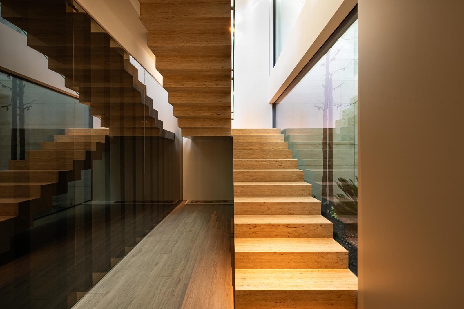 6 Bedroom Villa/Townhouse's Image 25