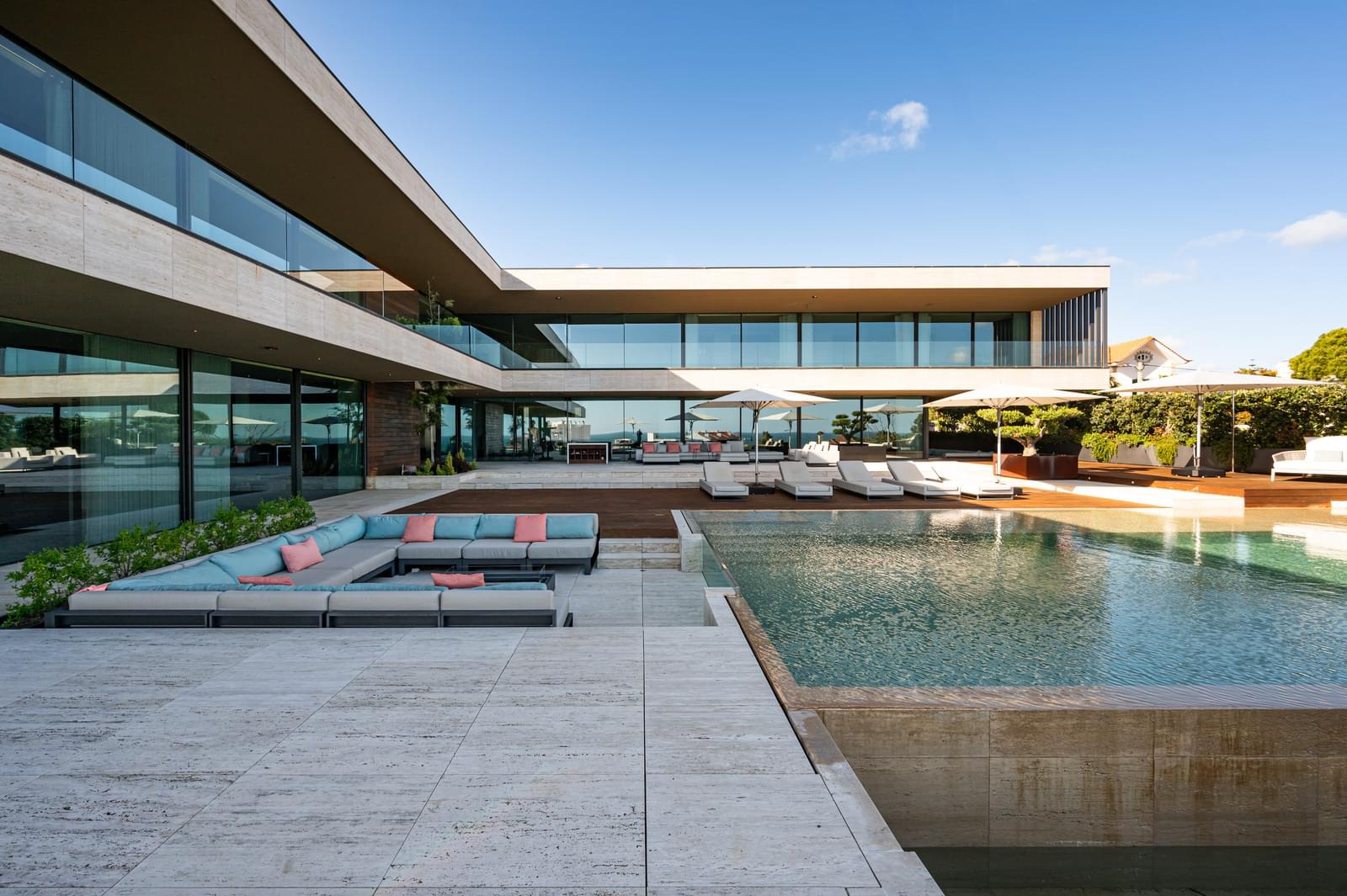 6 Bedroom Villa/Townhouse's Image 32