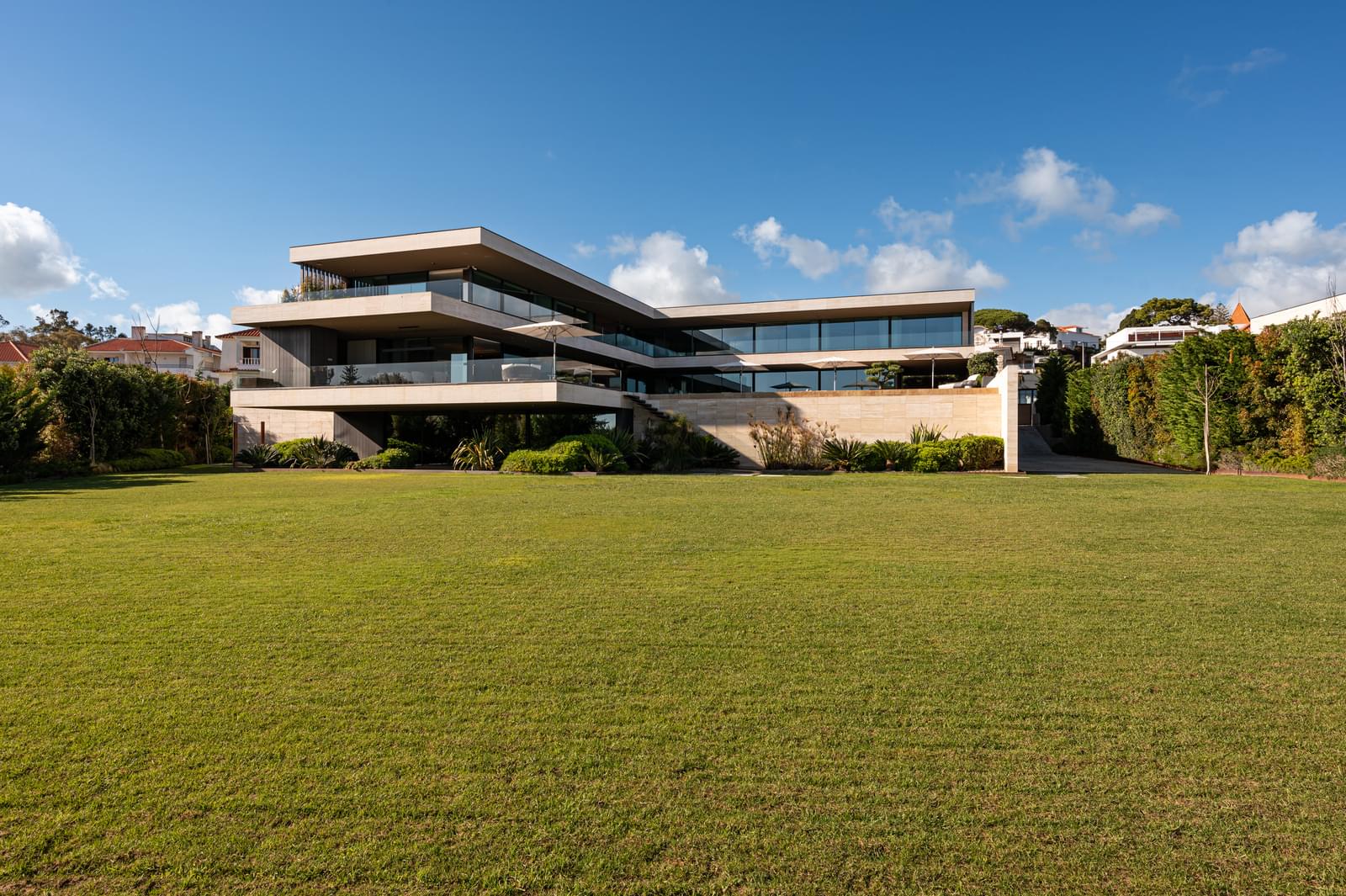 6 Bedroom Villa/Townhouse's Image 34