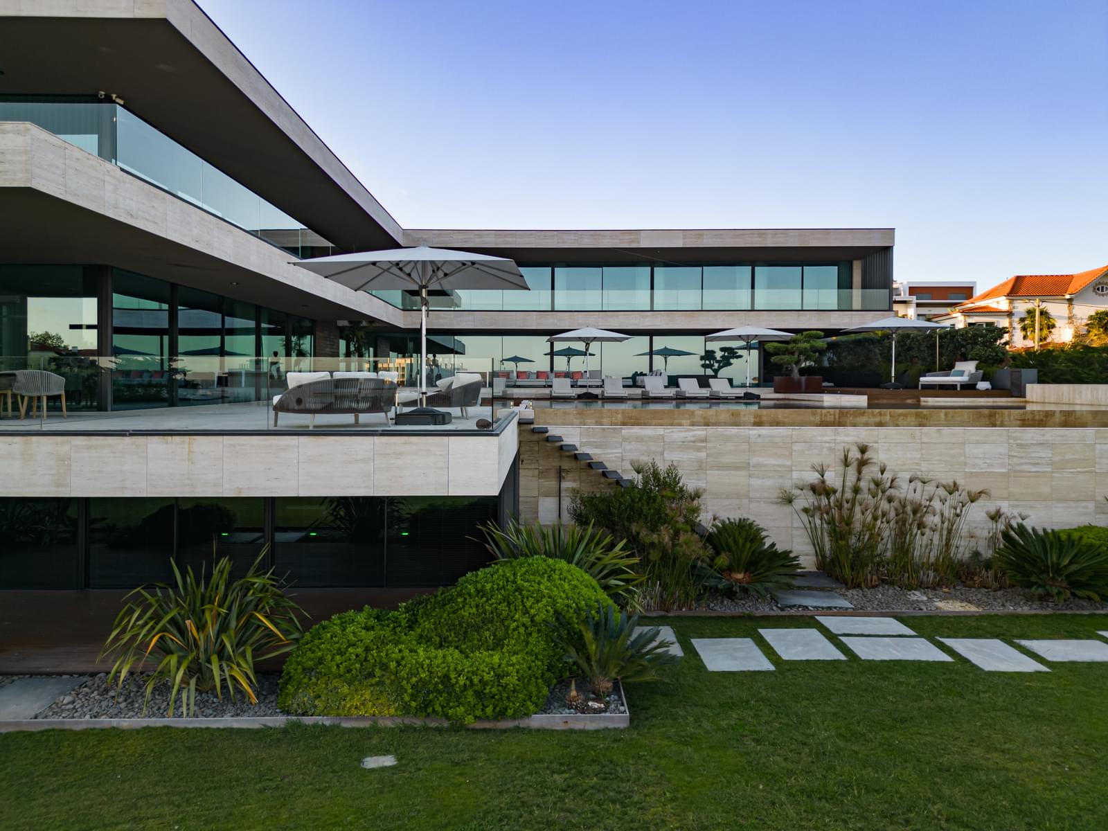 6 Bedroom Villa/Townhouse's Image 4