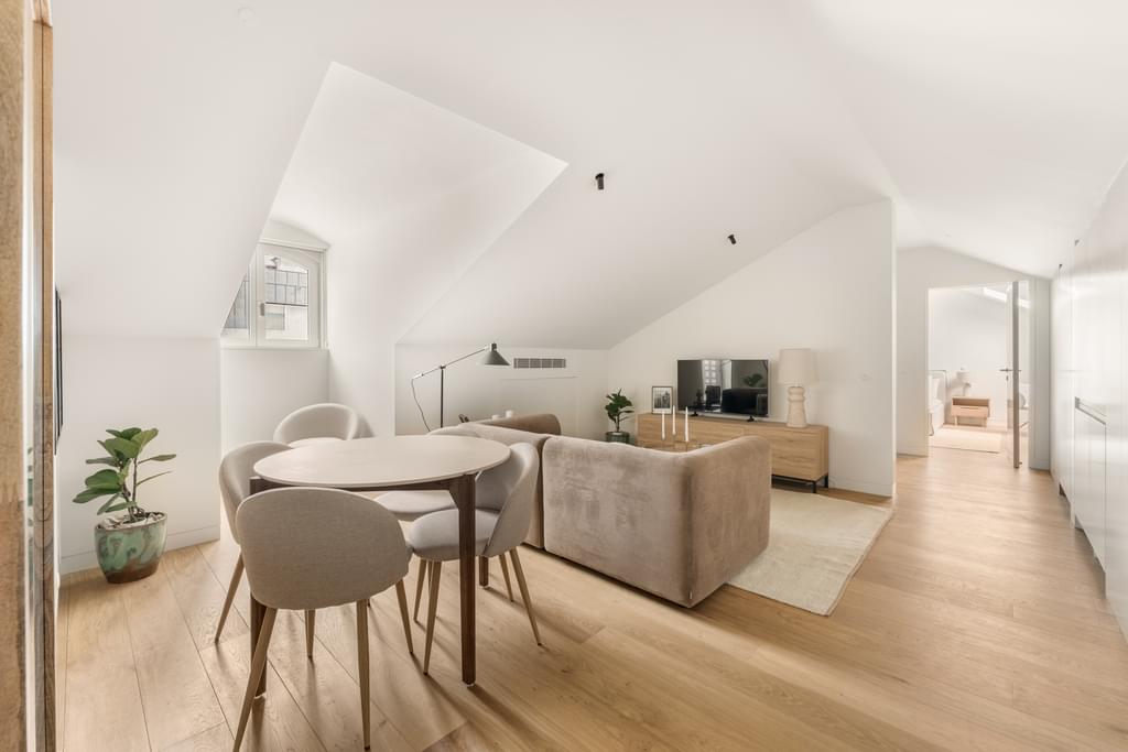 1 Bedroom Apartment in Garrett 53, Chiado, Lisboa 4050811274