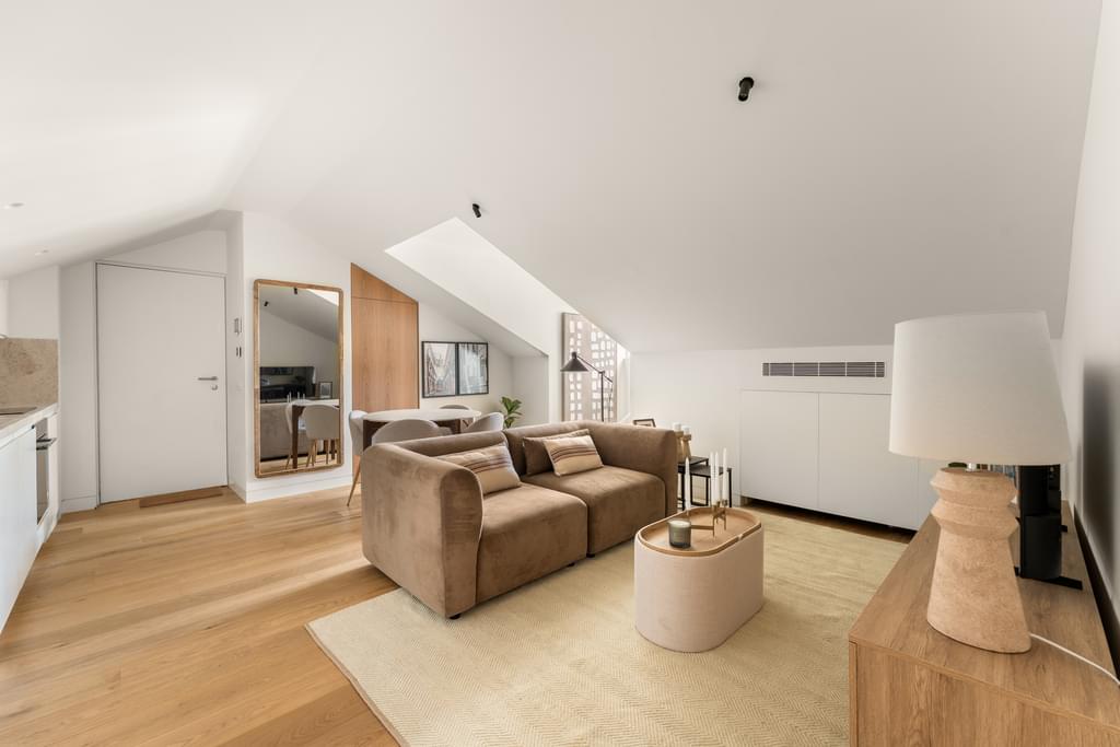 1 Bedroom Apartment in Garrett 53, Chiado, Lisboa 4050811274