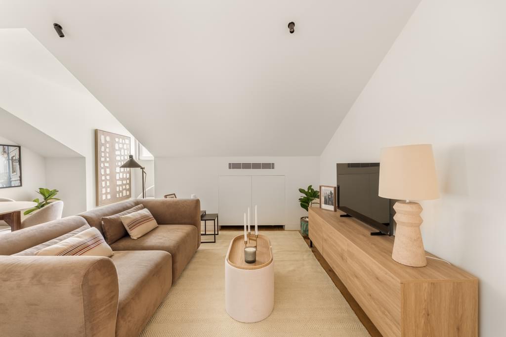 1 Bedroom Apartment in Garrett 53, Chiado, Lisboa 3571528442