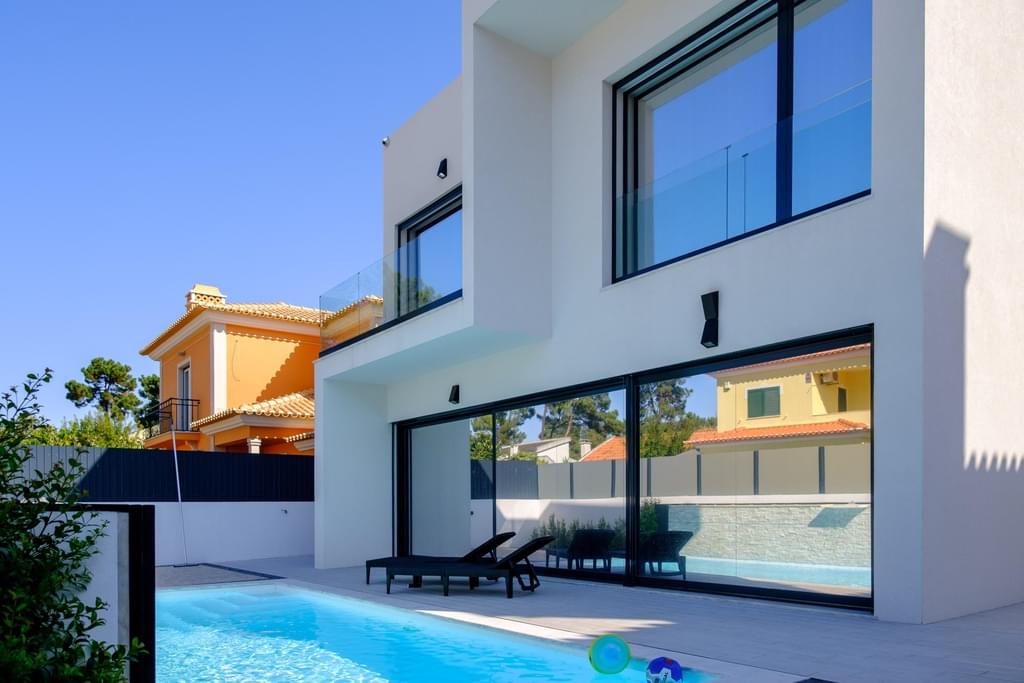 4 Bedroom Detached house with swimming pool, Aroeira, Almada
