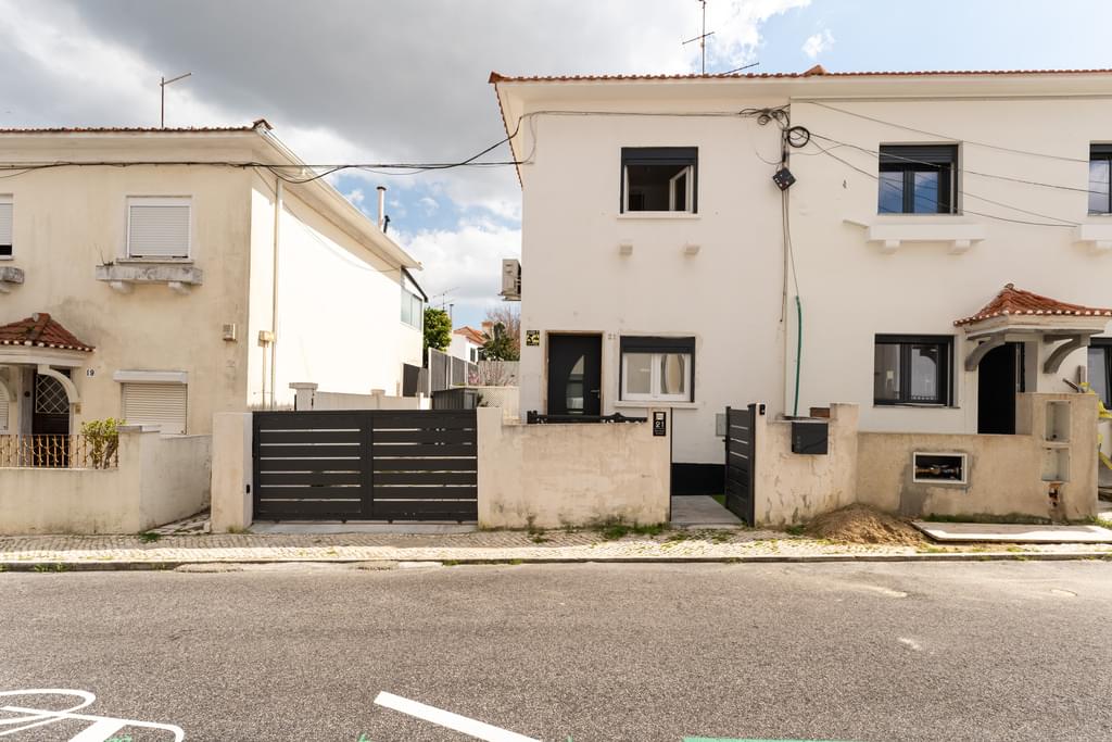 2 Bedroom Semi-detached house with swimming pool, Beato, Lisboa 1216990178