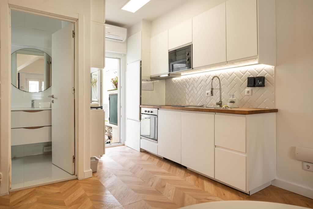 2 Bedroom Semi-detached house with swimming pool, Beato, Lisboa 1216990178