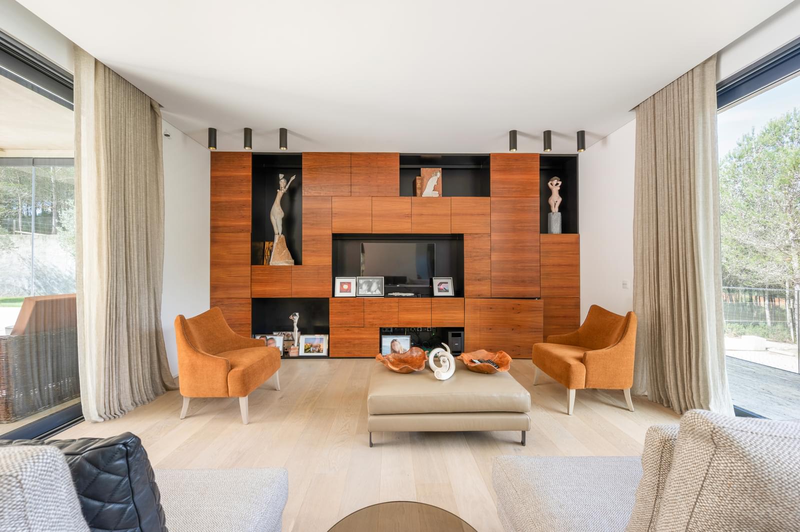 Moradia T4 + 1 com piscina, Guincho, Cascais - Imagem 13