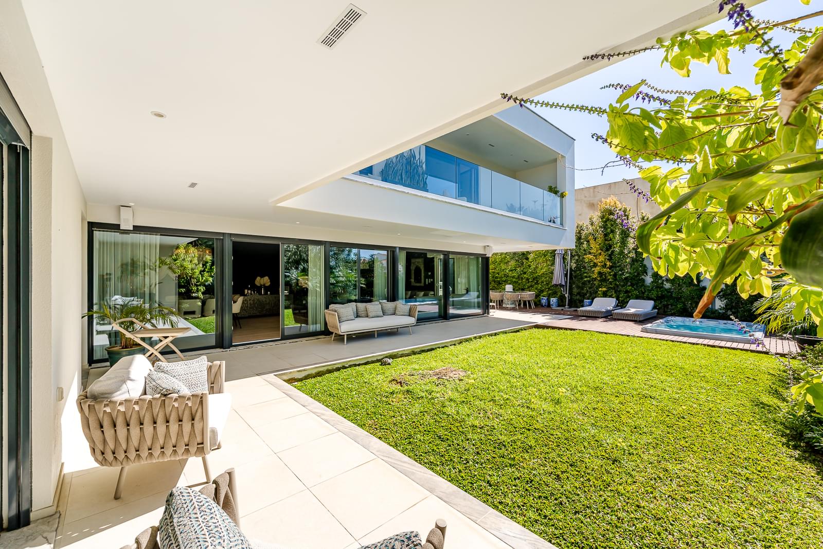 Moradia Isolada T4 + 2 com jardim, Birre, Cascais - Imagem 1