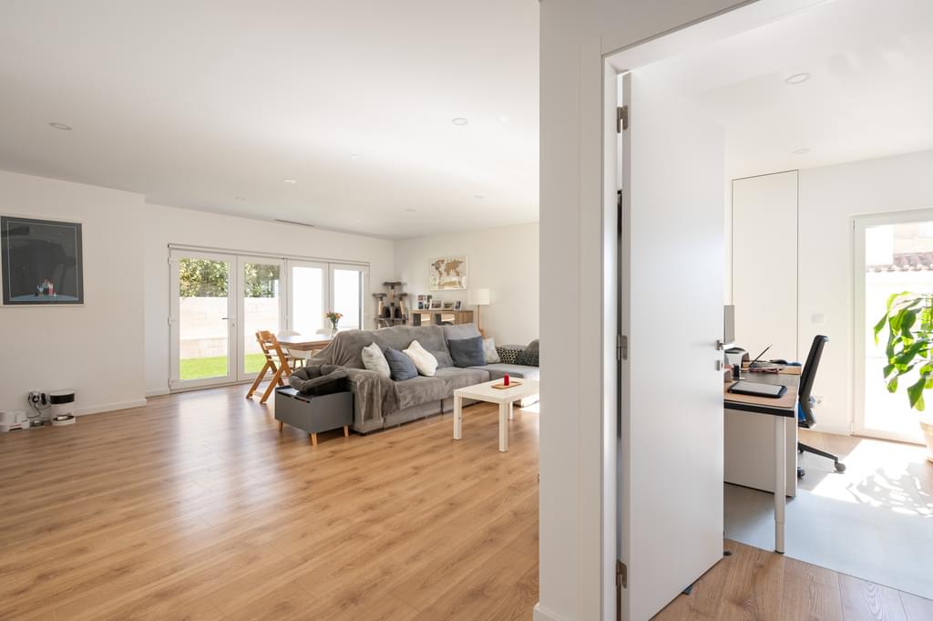 4 Bedroom House with parking, Famões, Odivelas 1326907448