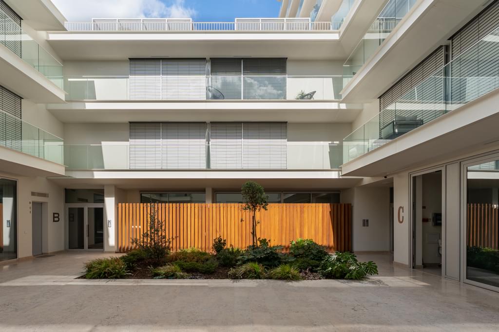 4 Bedroom Apartment with parking, Sete Rios, Lisboa 3766842328